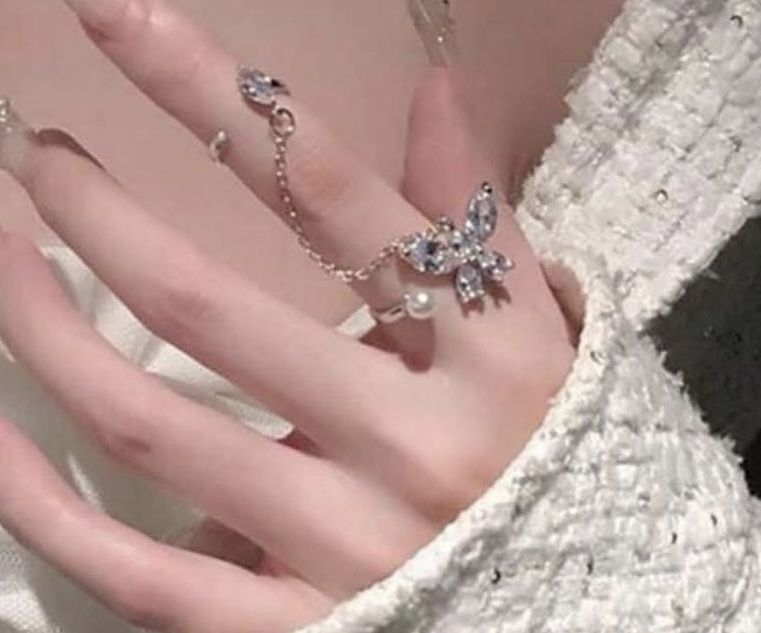 Faux Pearl Rhinestone Open Finger Ring - Image 2